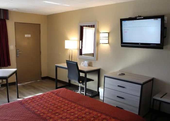 Travel Inn & Suites Flemington