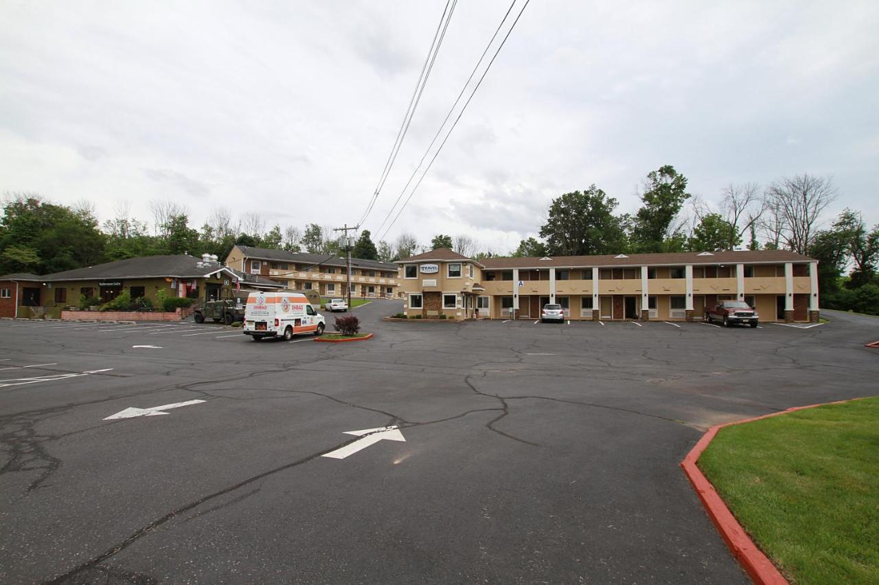 Hotel Travel & 2*