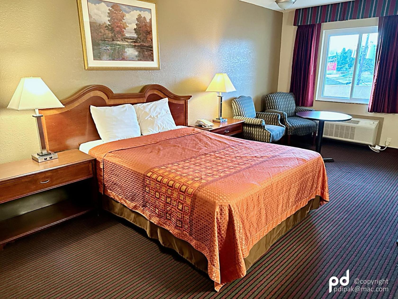 Hotel Travel & 2*
